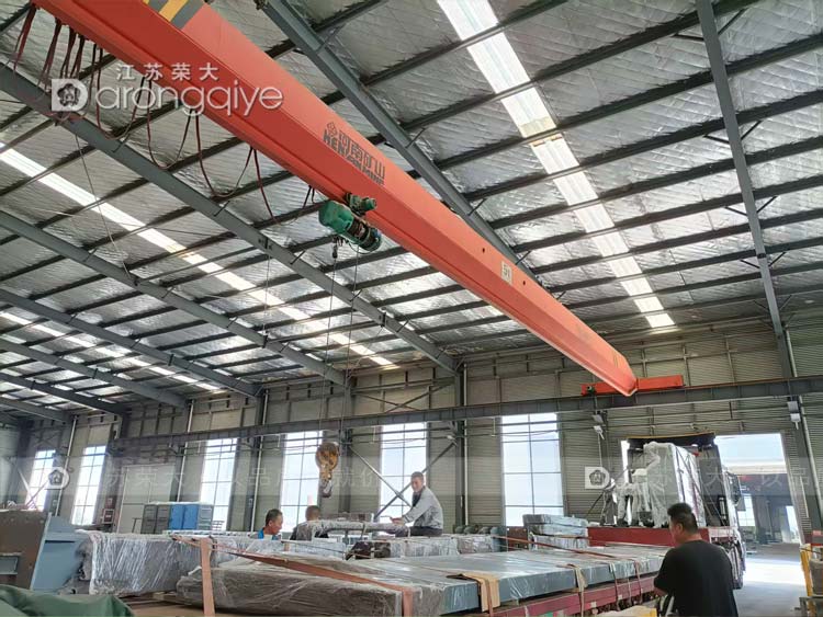 第五批次河北公交站臺(tái)候車亭正在裝車